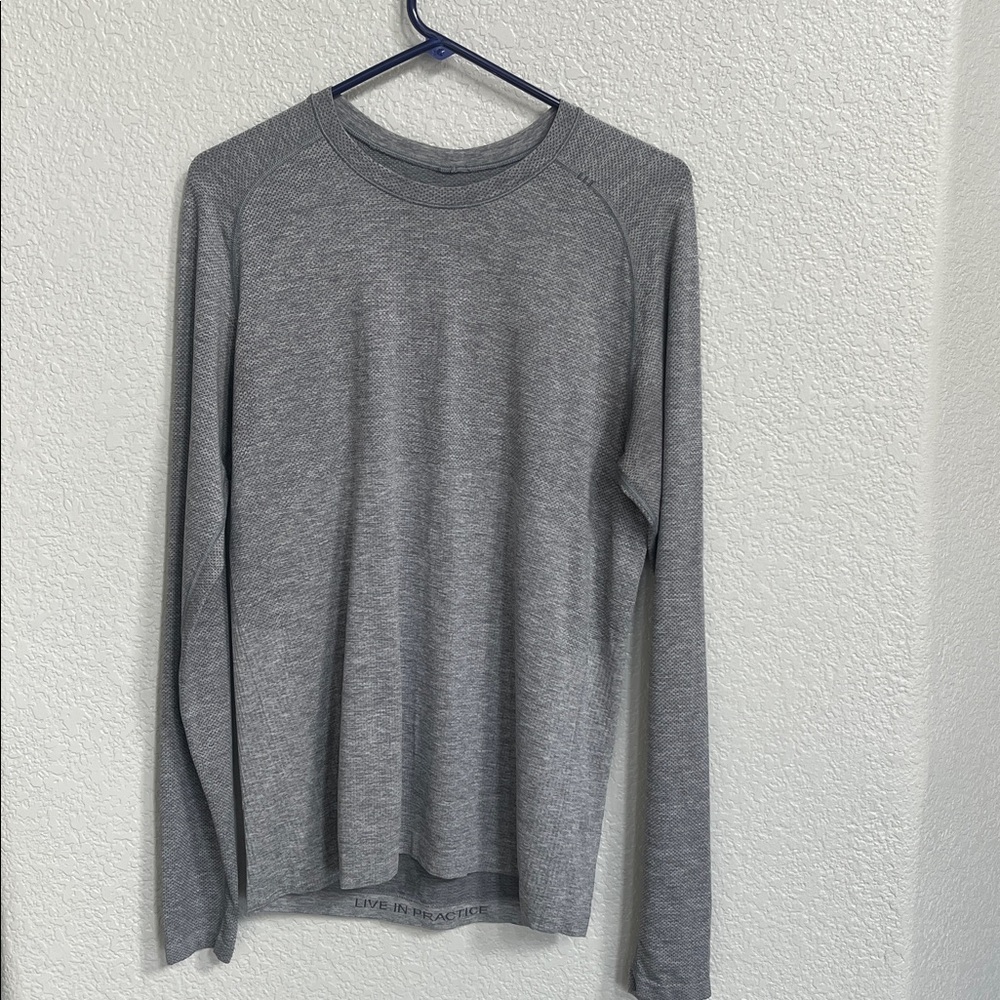 Lululemon Shirt Mens M Crew Neck pullover Long Sleeve Live In Practice Gray
